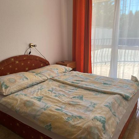 Abigel Apartmanhaz บาลาตอนฟือเรด ภายนอก รูปภาพ