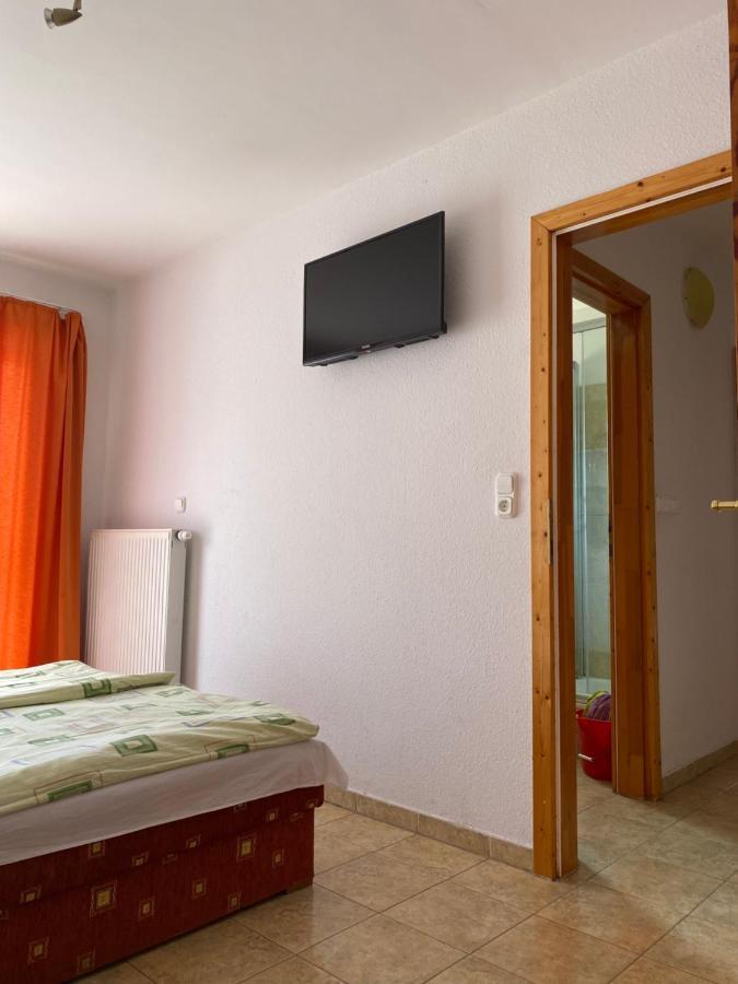 Abigel Apartmanhaz บาลาตอนฟือเรด ภายนอก รูปภาพ