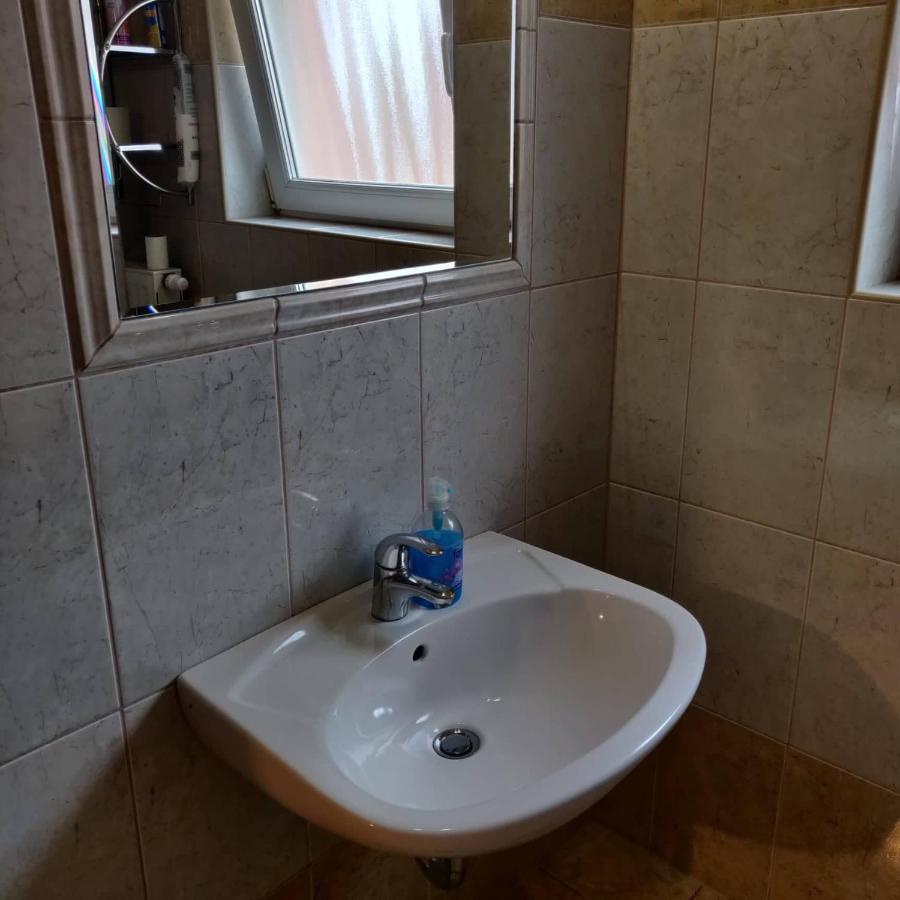 Abigel Apartmanhaz บาลาตอนฟือเรด ภายนอก รูปภาพ